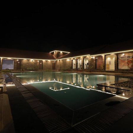 Sarovar Portico, Somnath Exterior photo