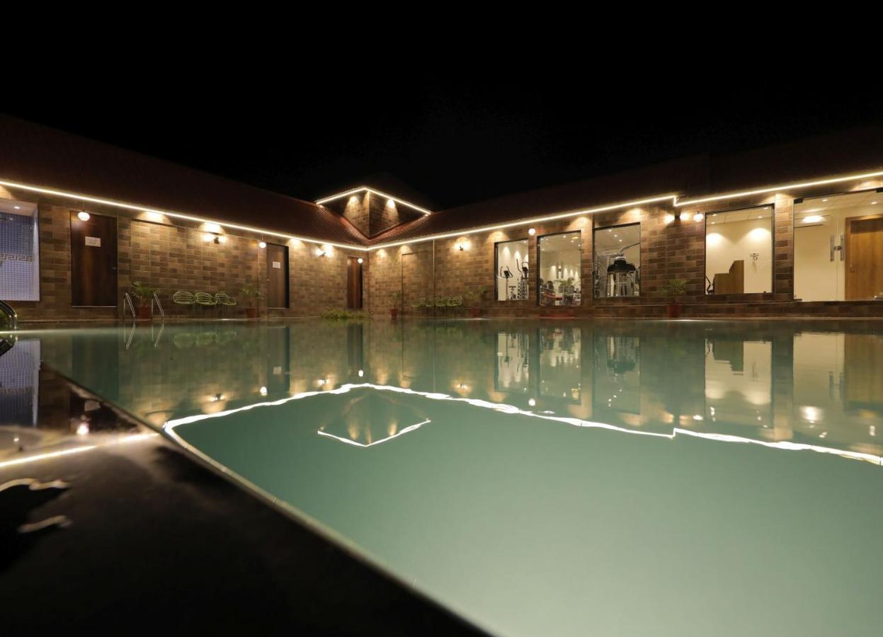 Sarovar Portico, Somnath Exterior photo