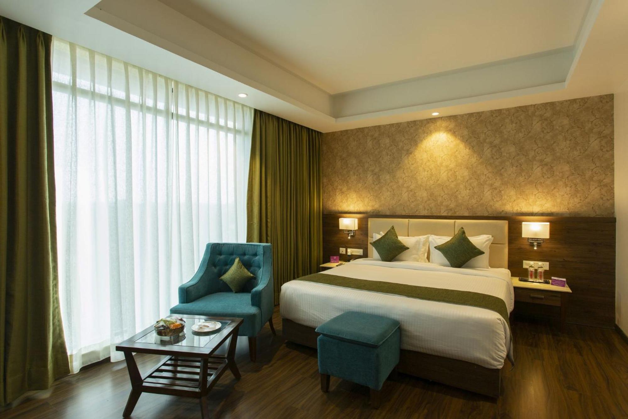 Sarovar Portico, Somnath Exterior photo