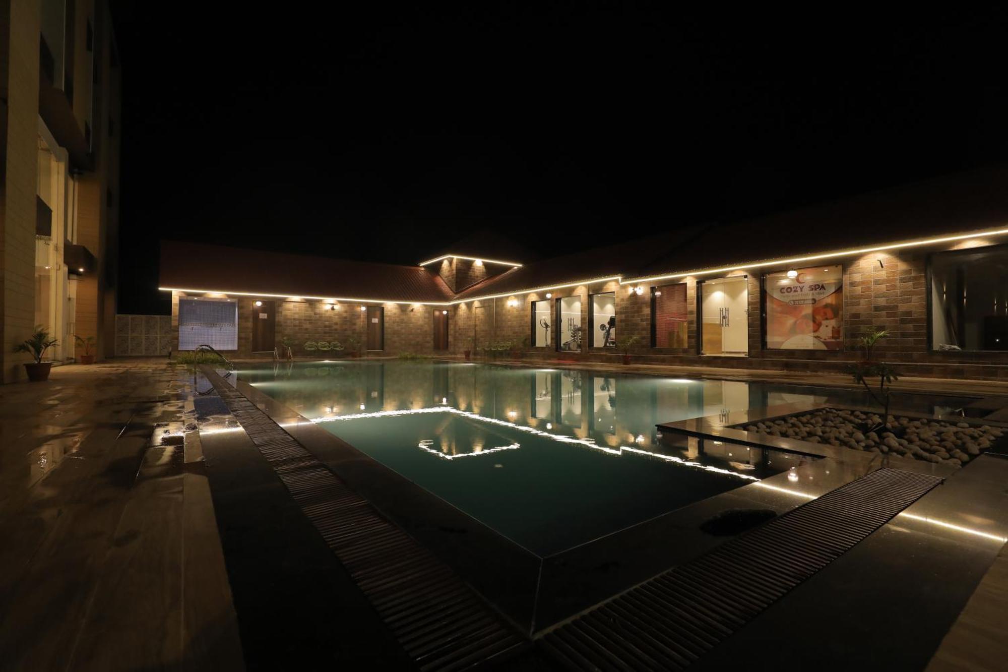 Sarovar Portico, Somnath Exterior photo