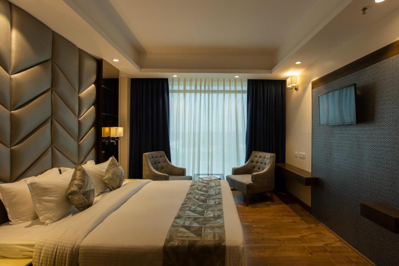 Sarovar Portico, Somnath Exterior photo