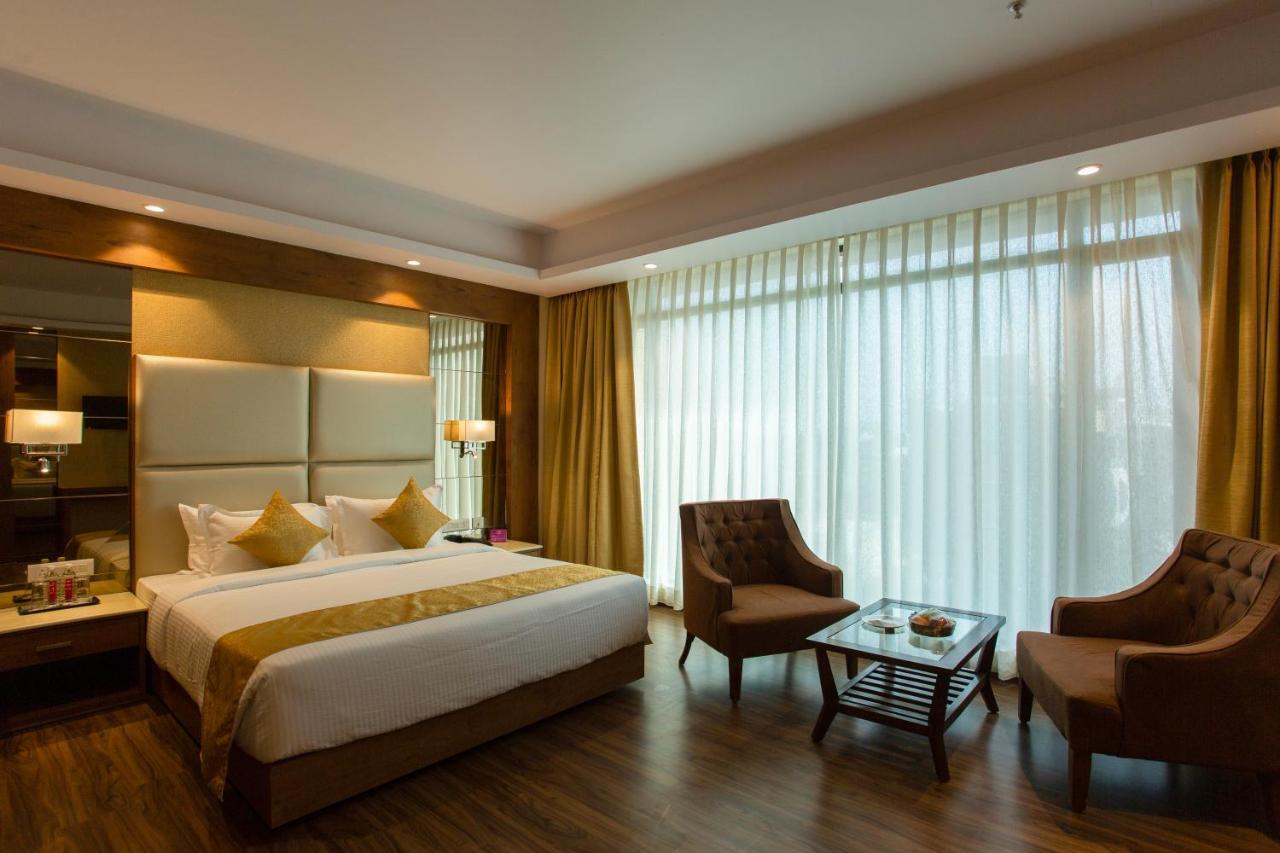 Sarovar Portico, Somnath Exterior photo
