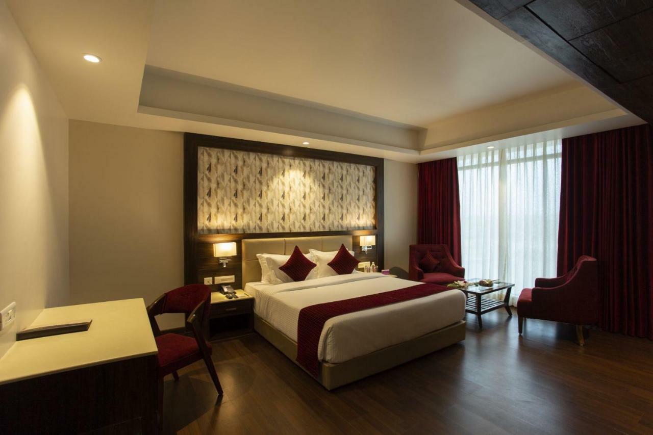Sarovar Portico, Somnath Exterior photo