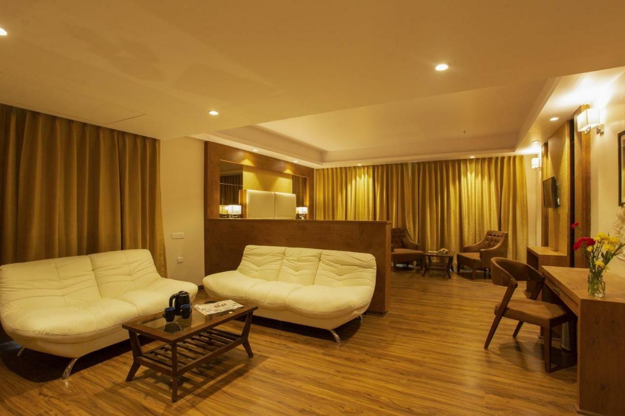 Sarovar Portico, Somnath Exterior photo